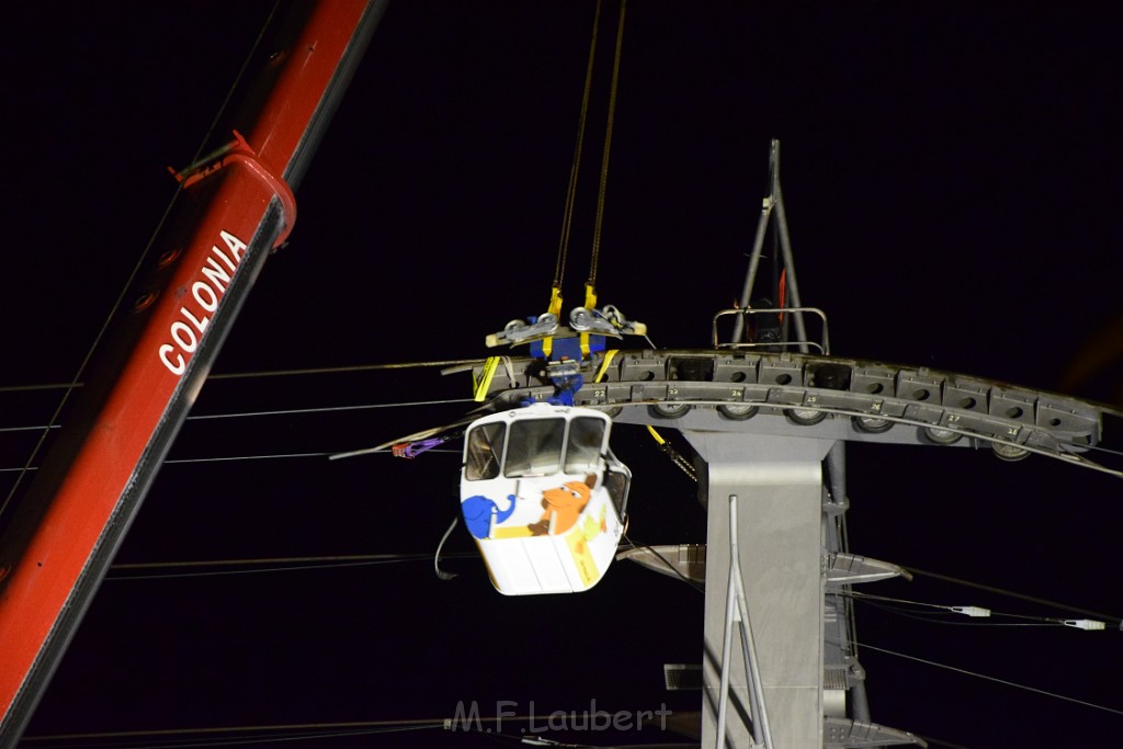 Koelner Seilbahn Gondel blieb haengen Koeln Linksrheinisch P950.JPG - Miklos Laubert